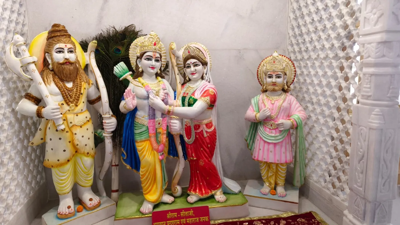 Ram Darbar murti group with Ram, Sita, Lakshman and Hanuman