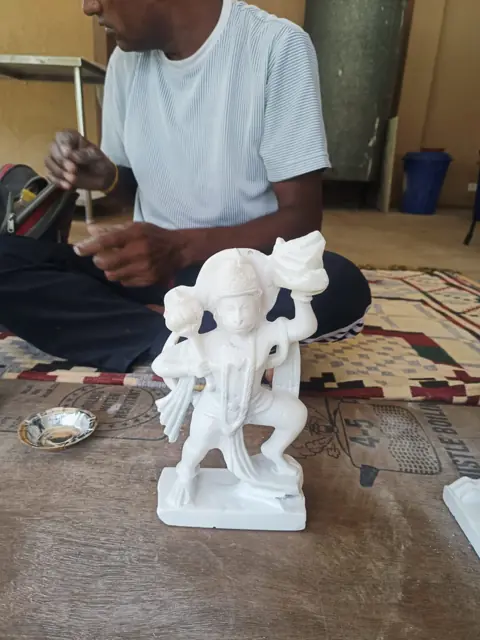 Hanuman Ji taking shape - Raadhaye Arts murti painting work