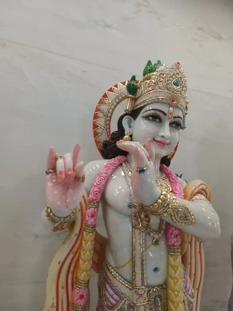 Krishna ji, close-up detailing - Raadhaye Arts murti painting work