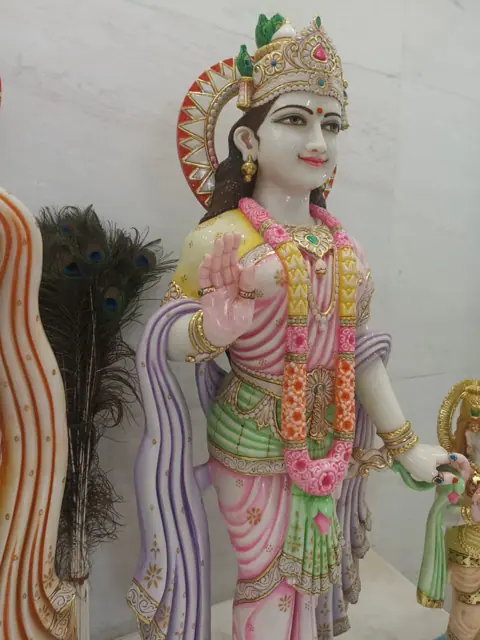 Radha ji standing, close view - Raadhaye Arts murti painting work