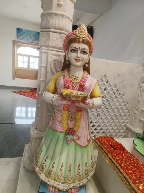 Sakhi murti with aarti thali - Raadhaye Arts murti painting work