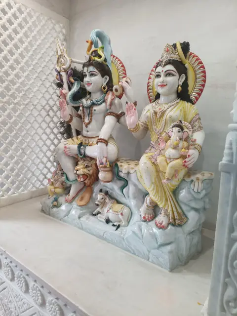 Shiv Parivar murti - Raadhaye Arts murti painting work
